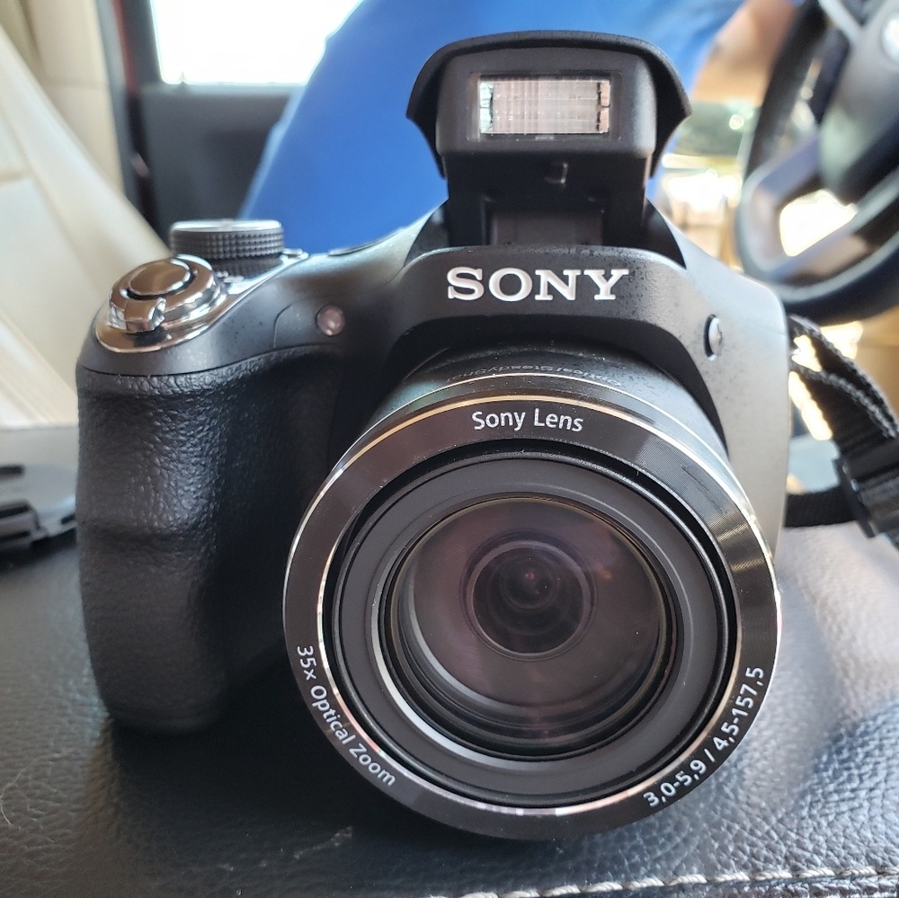 Sony DSC-H300 20.1mp 35xzoom camera